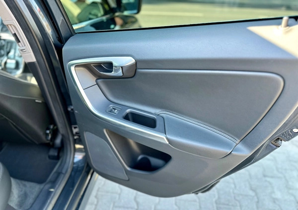 Volvo XC 60 cena 74900 przebieg: 225000, rok produkcji 2016 z Żarów małe 631